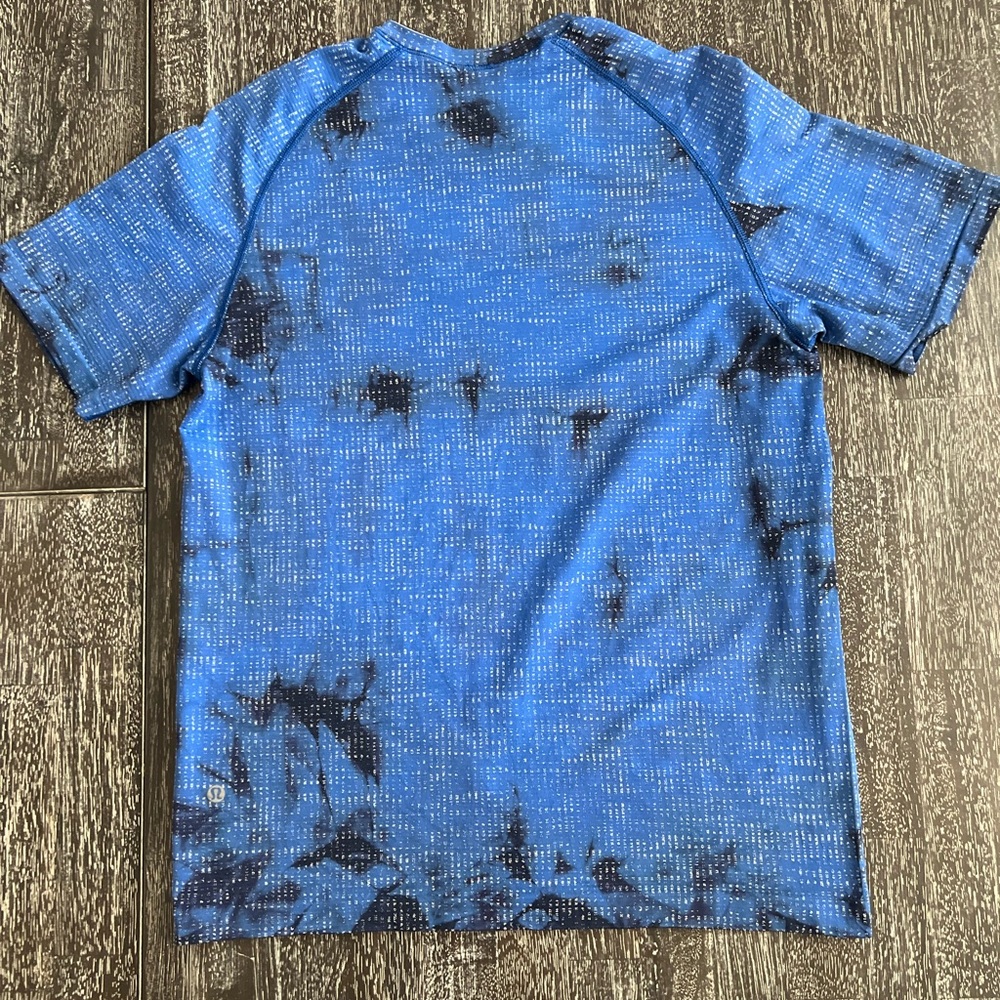 Lululemon Metal Vent Tech T-Shirt 2.0 in Blue/Black - Picture 2 of 4